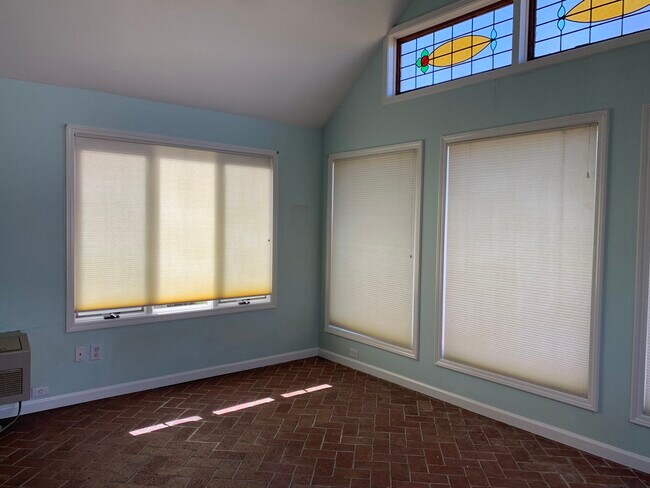 Building Photo - 132 Spyglass Dr