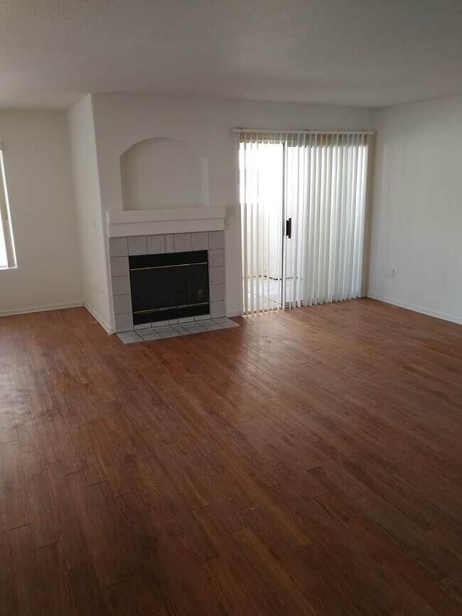 Building Photo - 4308 W Lake Mead Blvd