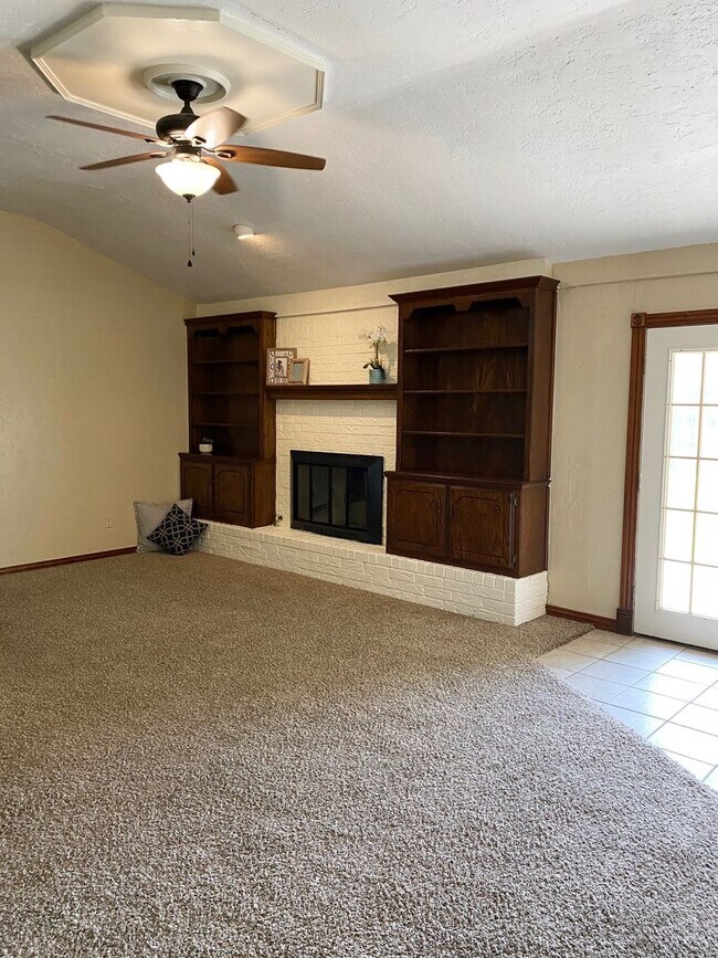 Building Photo - Great 3 bed/2 bath Home in Moore!  Availab...