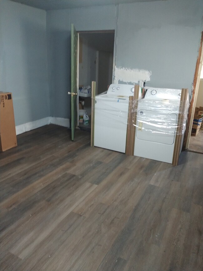 Building Photo - 13 Allway St