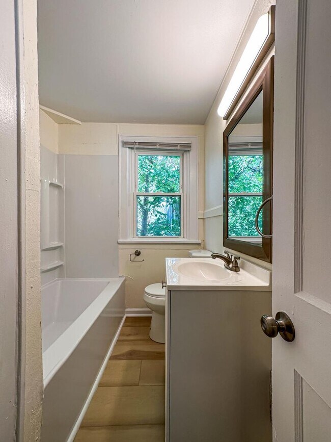 Building Photo - 2576 Duck Creek Rd