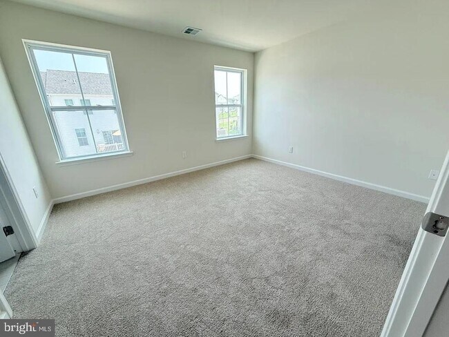 Building Photo - 135 Cobblestone Dr