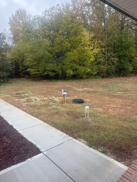 Building Photo - 420 Sloop St