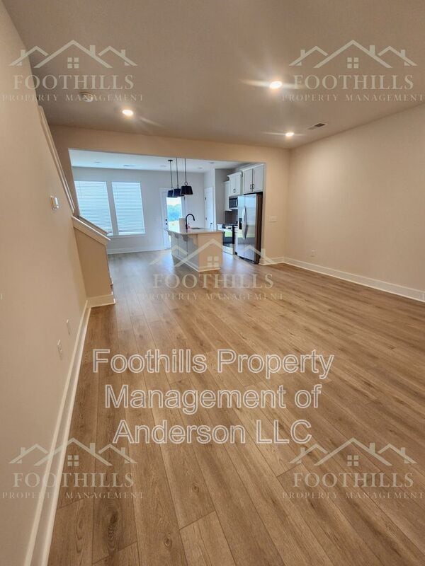 Building Photo - 253 Silo Rdg Dr