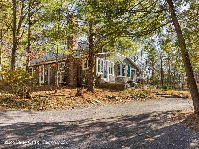 Building Photo - 20 Sherman Rd