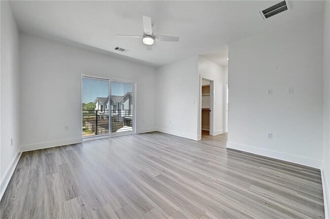 Building Photo - 2305 Century Tree Cv