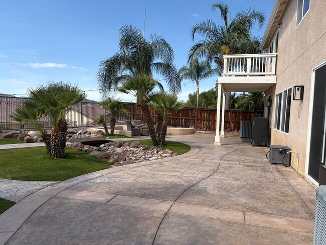 Building Photo - 24903 Sunset Vista Ave