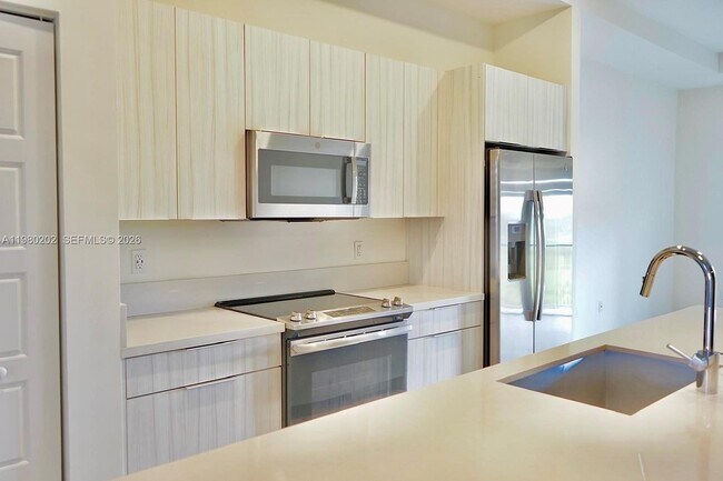 Building Photo - 7925 NW 104th Ave