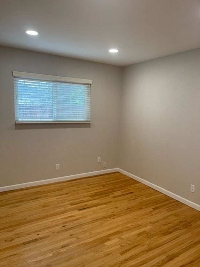Building Photo - Cozy home in Starview Neighborhood