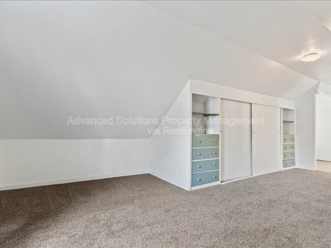 Building Photo - 821 S 700 E