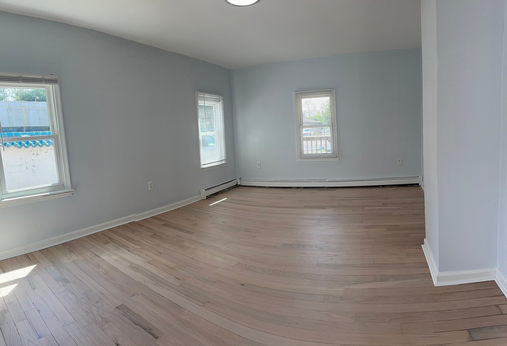 Building Photo - 12 N Main St