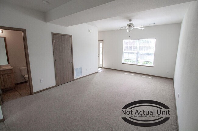 Building Photo - 1615 Citadel Dr