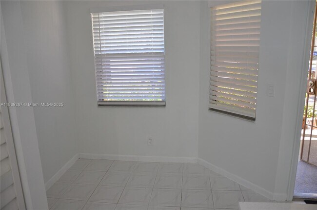 Building Photo - 1351 SW 125th Ave