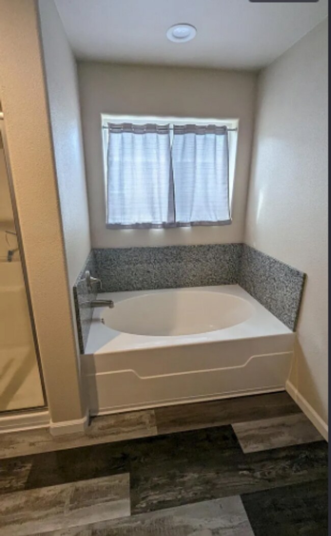 Building Photo - Now Available 3 bedroom| 2 baths 1597sqft home in Fallon! Must See!