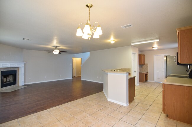 Building Photo - 2200 Riley Dr