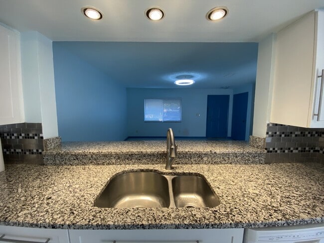 Building Photo - 1880 Murrell Rd