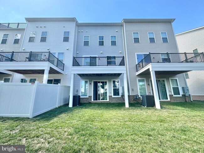 Building Photo - 42171 Shining Star Sq