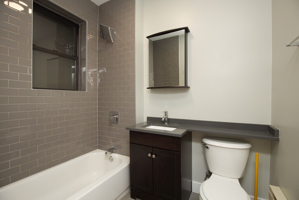 Building Photo - 4242 N Wolcott Ave