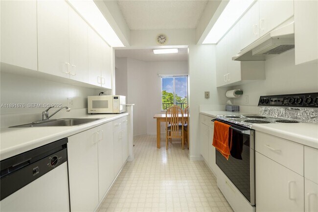 Building Photo - 13700 SW 11th St