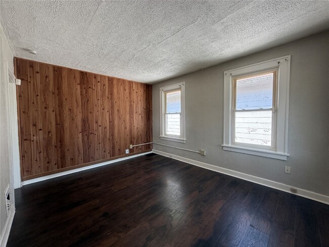 Primary Photo - 1243 Sutter Ave