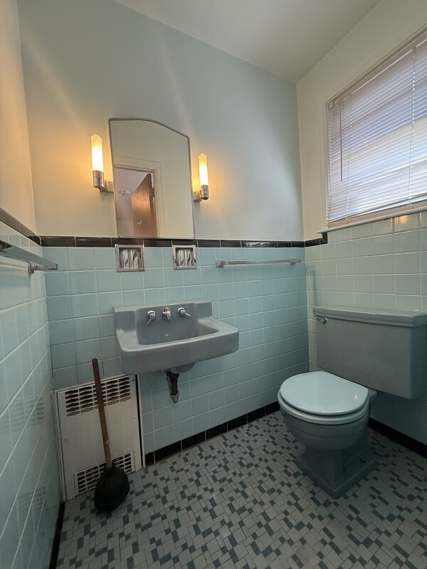 Building Photo - 164 Terrace Ave