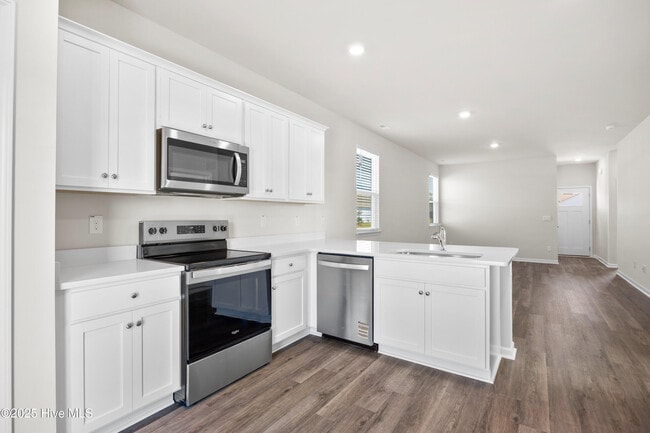 Building Photo - 85 Bonaparte St