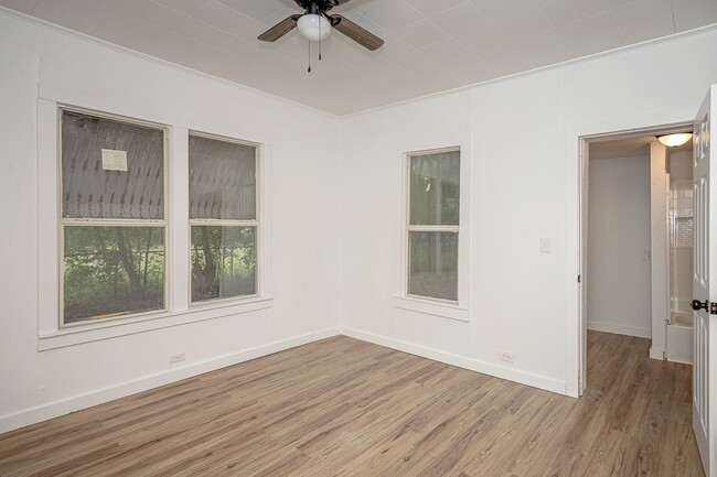 Building Photo - Freshly Renovated Rental Property!