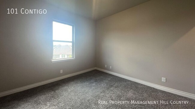 Building Photo - 101 Contigo-