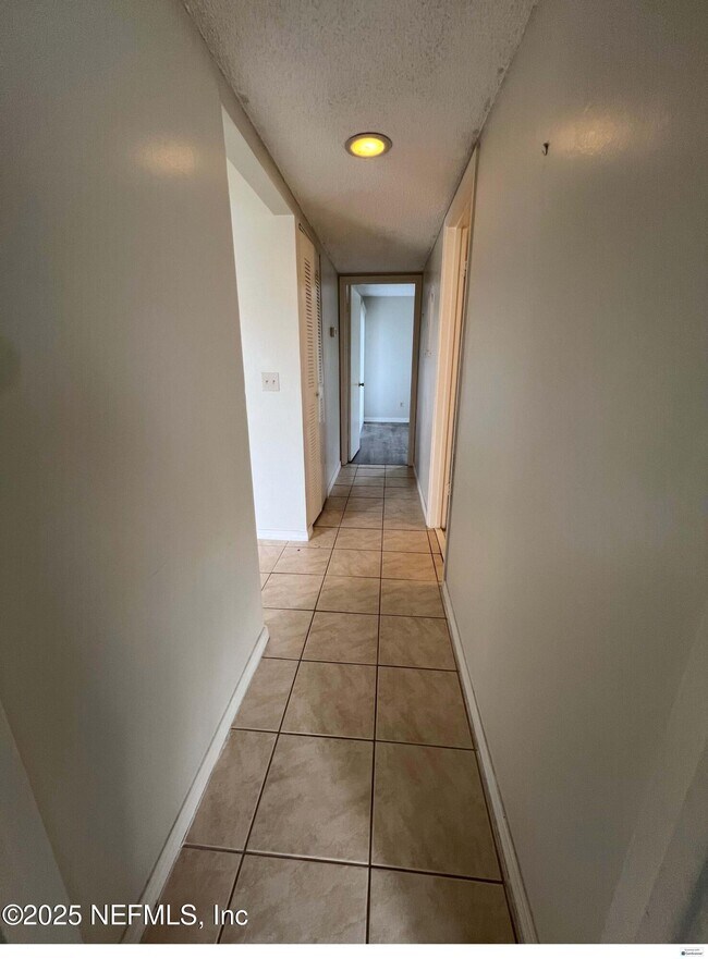 Building Photo - 10200 Belle Rive Blvd
