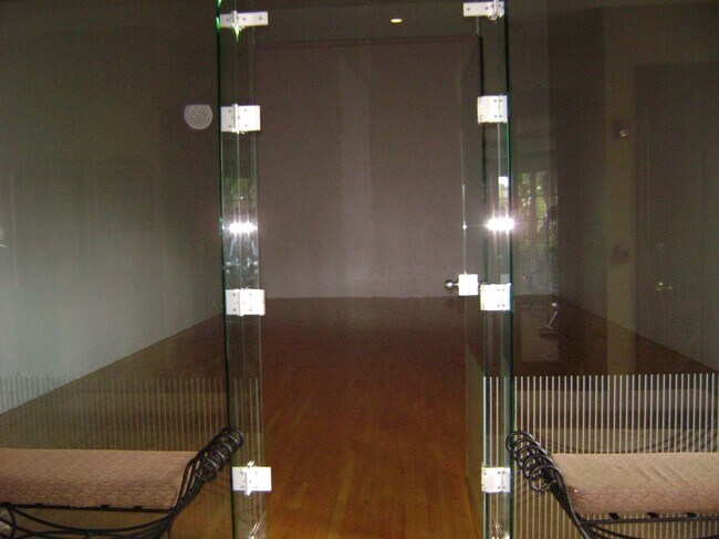 Building Photo - GORGEOUS 1 BEDROOM WITH WATER VIEWS IN POR...