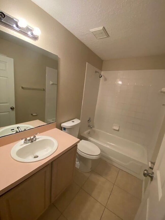 Building Photo - Magnolia Oaks Ridge in Apopka