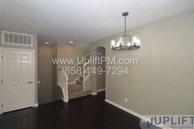 Building Photo - 2-Bed, 2-Bath Condo in the Heart of San El...