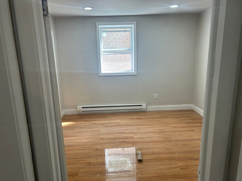 Building Photo - 207 Manatawny St
