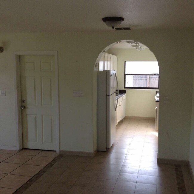 Building Photo - 3 Bed/2 Bath Home in Corrine Terrace - Great Location, Walk to Baldwin Park!
