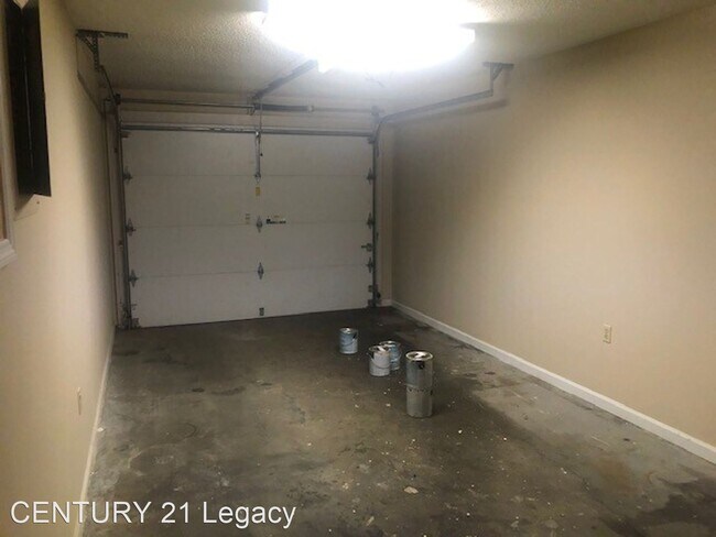 Building Photo - 3 br, 2.5 bath House - 10421 Ravenbrook Ln