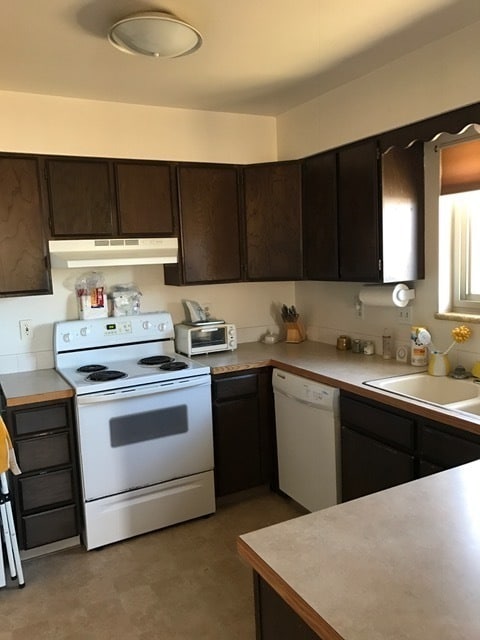 Building Photo - 2 Bedroom/2 Bath Duplex with attached gara...
