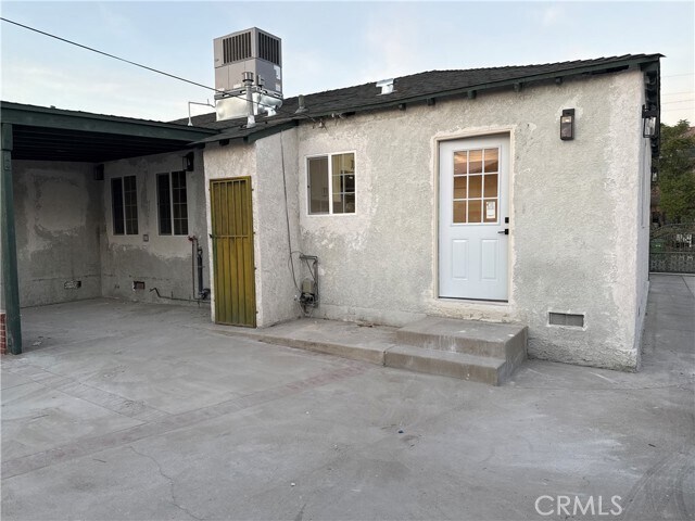 Building Photo - 7879 Claybeck Ave
