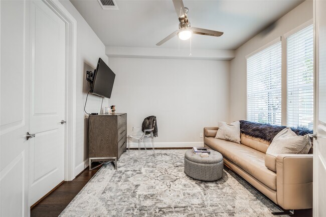 Building Photo - 6056 Kansas St