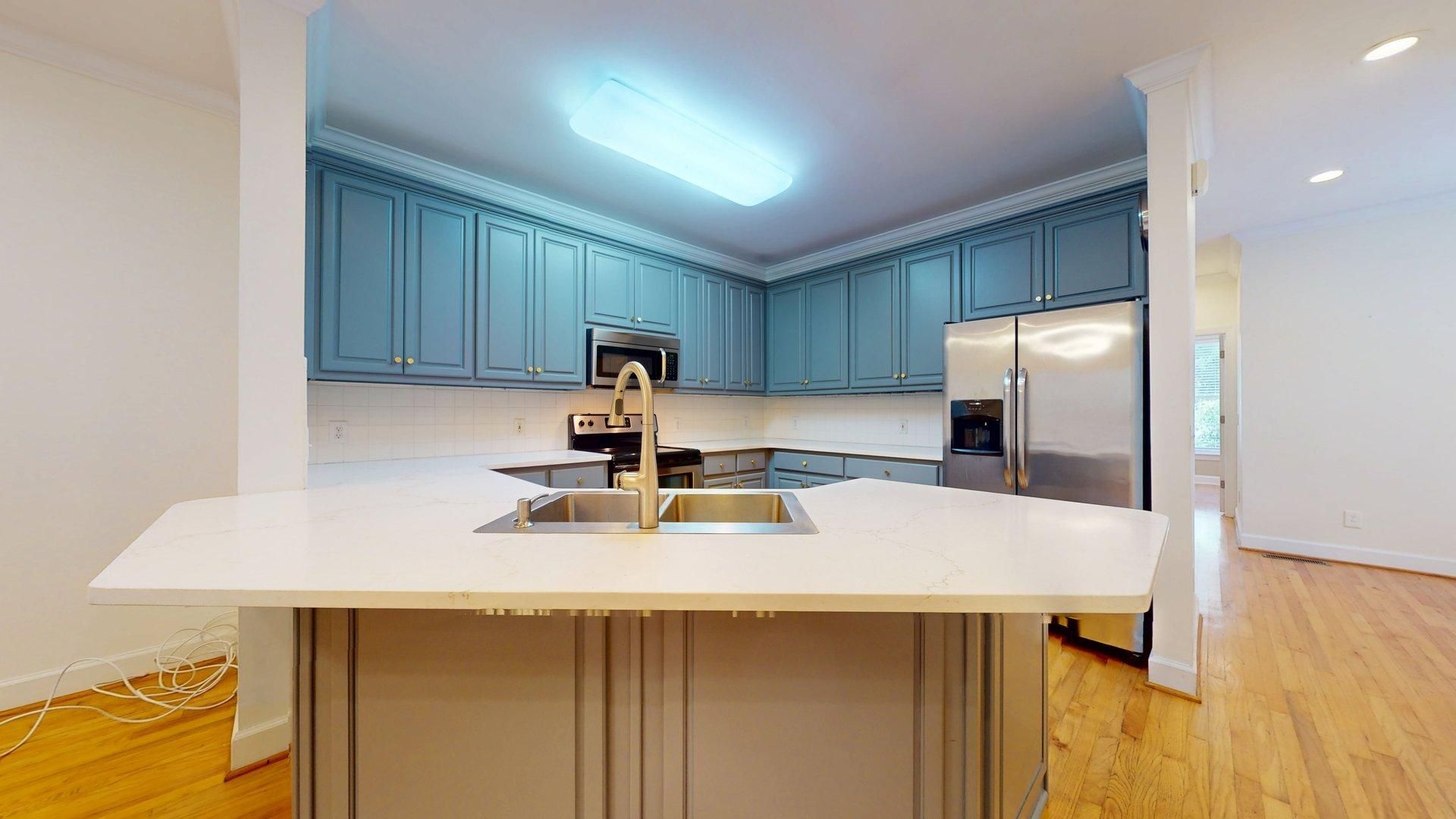 Building Photo - Spacious Townhome close to downtown Auburn...