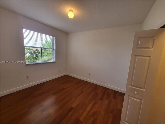 Building Photo - 6740 NW 114th Ave