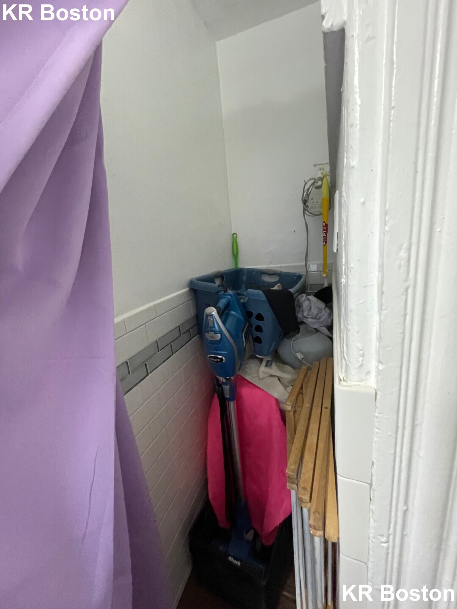 Building Photo - 17 Higgins St