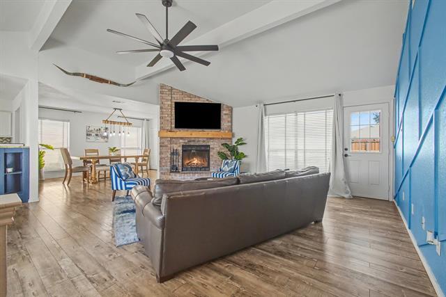 Building Photo - 913 Sandhurst Dr