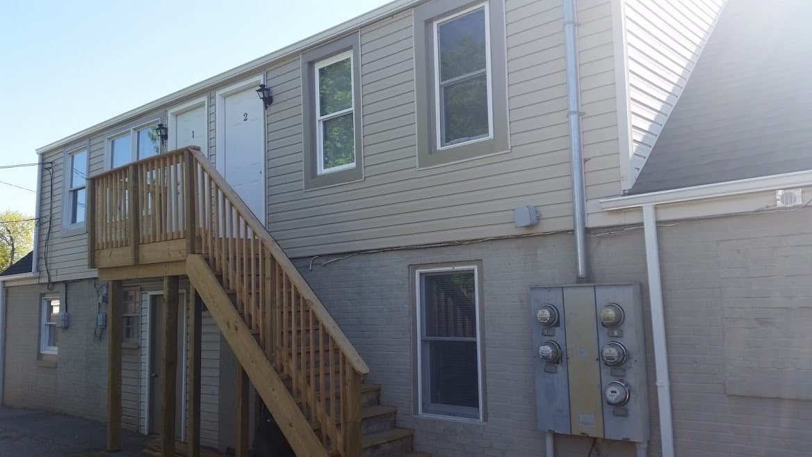 Building Photo - 909 w burke st