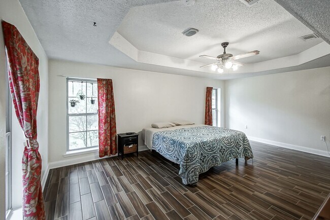 Building Photo - 12723 Pleasant Ridge Dr