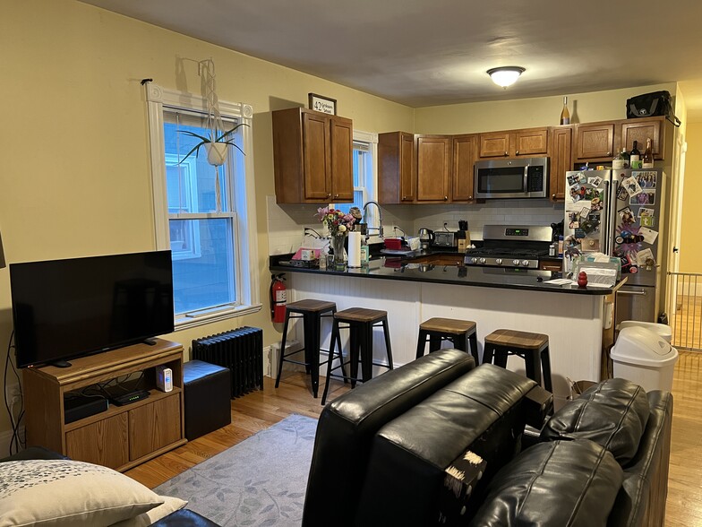 Building Photo - 42 Gorham St