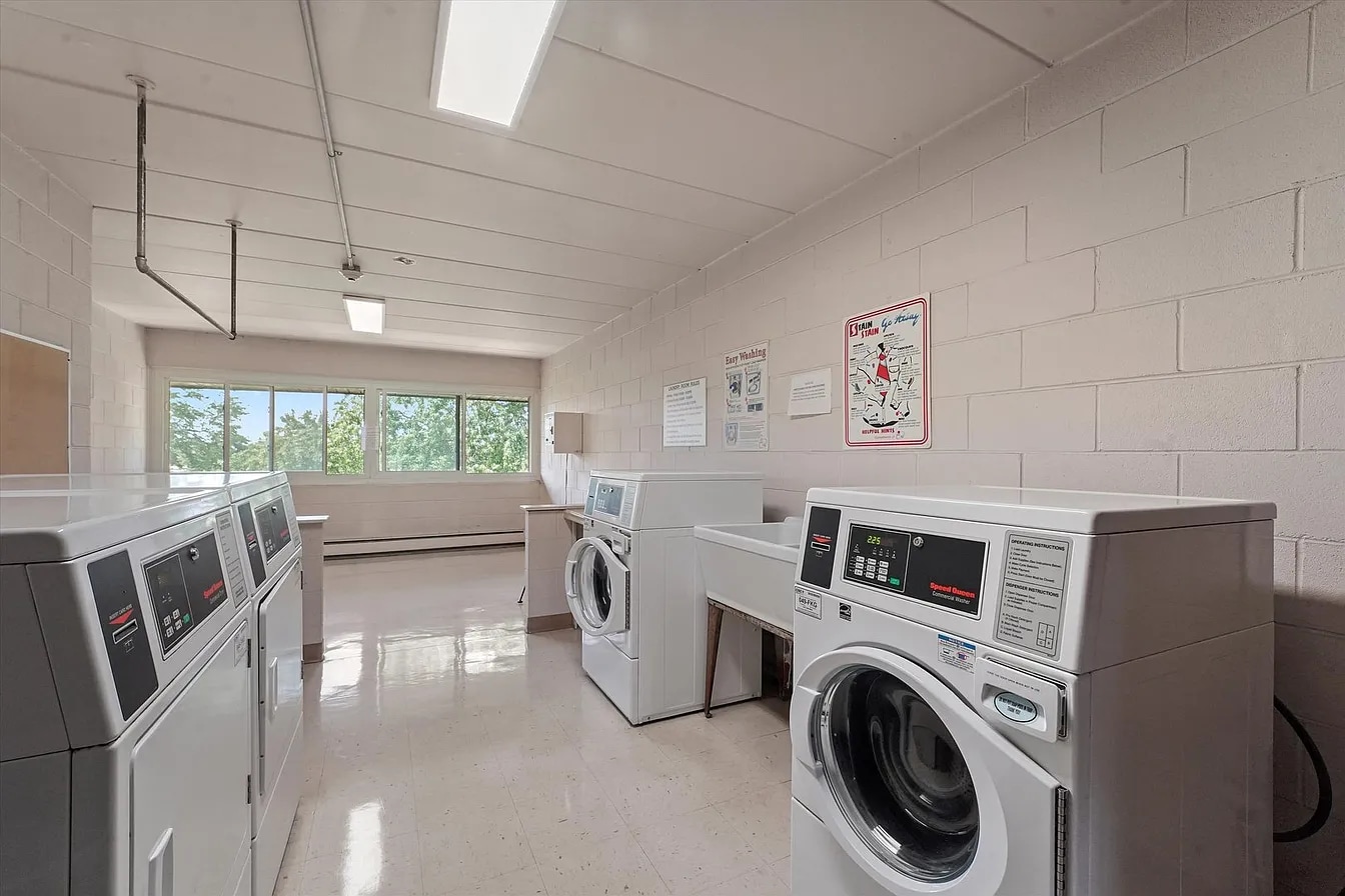 Building Photo - 2226 S Goebbert Rd