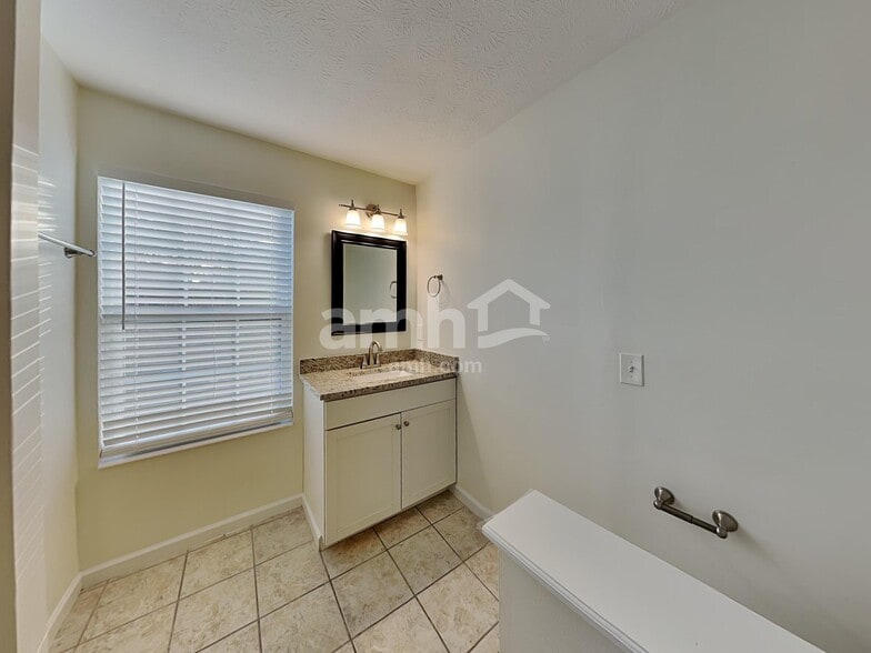 Building Photo - 5001 Open Meadow Dr