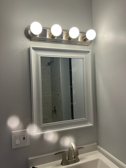 Building Photo - 119 Woodward Ave