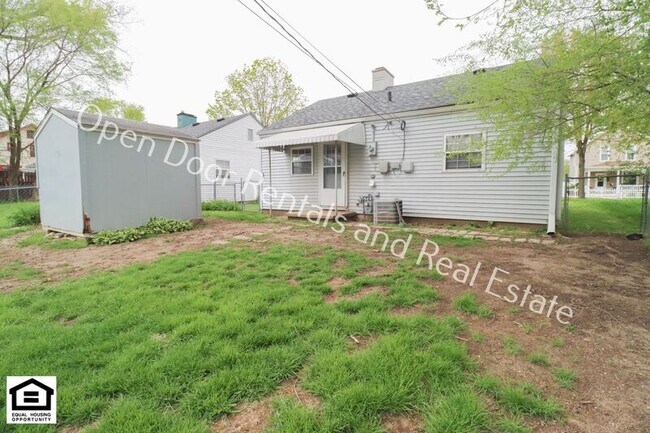 Building Photo - 706 Prospect Ave