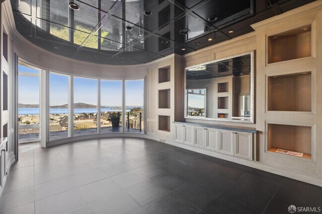 Building Photo - 2336 Broadway